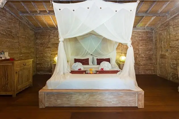 Joglo Double Bed