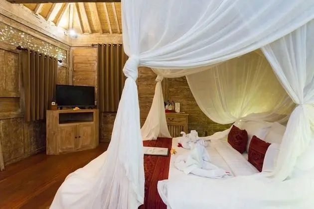 Joglo Double Bed