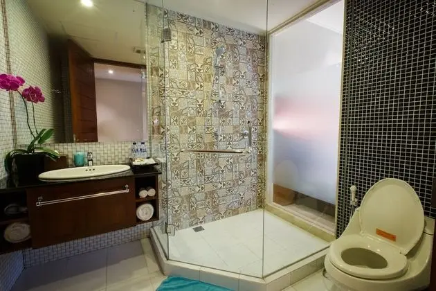Deluxe Tek Büyük Yataklı Oda, 1 Yatak Odası, Havuz Manzaralı