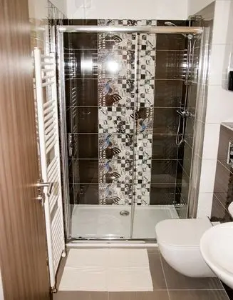 Tek Büyük Yataklı Oda, Banyolu/Duşlu