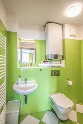 Tek Büyük Yataklı Oda, Banyolu/Duşlu