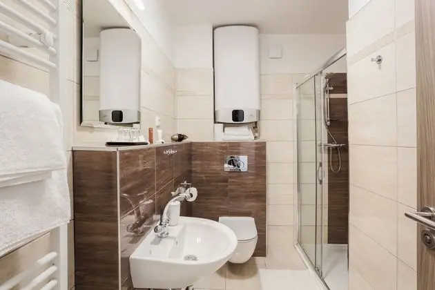 Tek Büyük Yataklı Oda, Banyolu/Duşlu