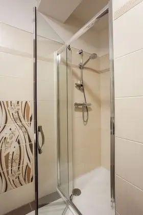 Tek Büyük Yataklı Oda, Banyolu/Duşlu