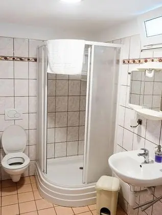 İki Ayrı Yataklı Oda, Sigara İçilmez, Buzdolabı
