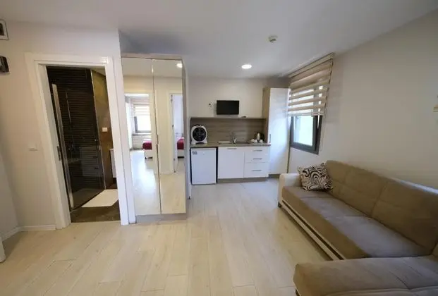 Suite - İki Yatak Odalı, Havuz veya Bahçe Manzaralı