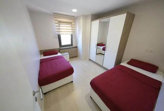 Suite - İki Yatak Odalı, Havuz veya Bahçe Manzaralı