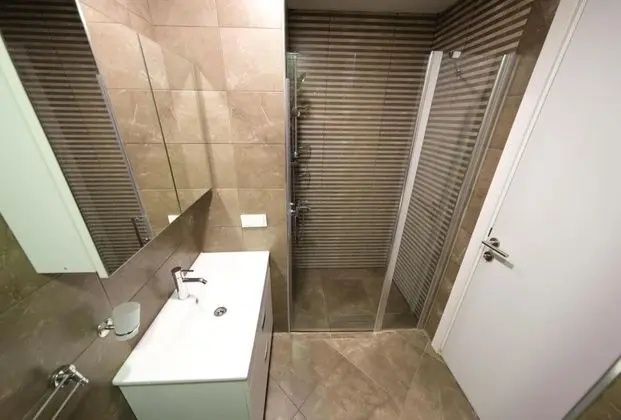 Suite - İki Yatak Odalı, Havuz veya Bahçe Manzaralı