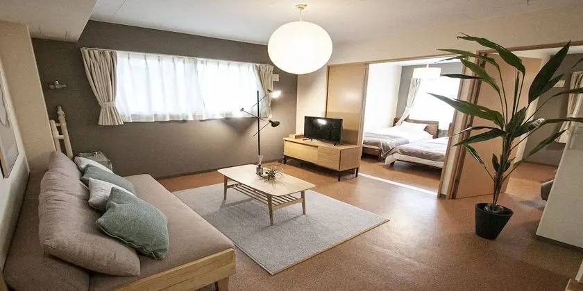Room 102 Suitengu