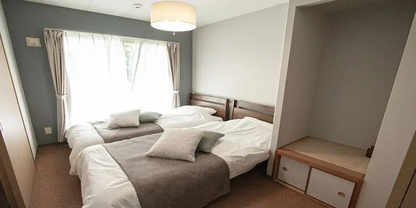 Room 201 Suitengu