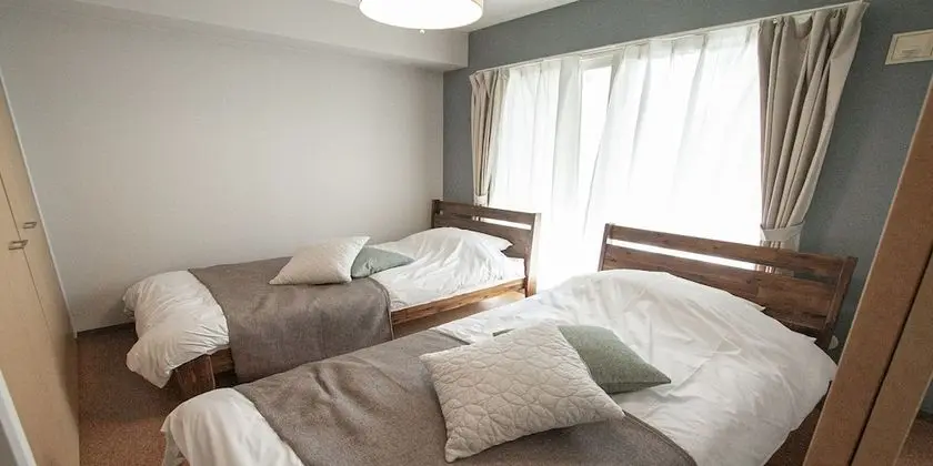 Room 201 Suitengu
