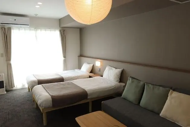 Room 202 Suitengu