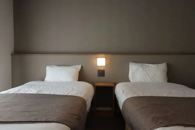 Room 202 Suitengu