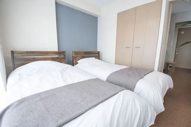 Room 405 Suitengu