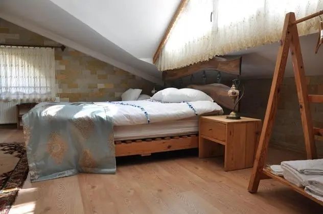 Deluxe Oda,    , Jakuzili