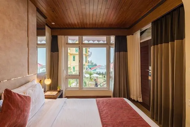 Premium Tek Büyük Yataklı Oda
