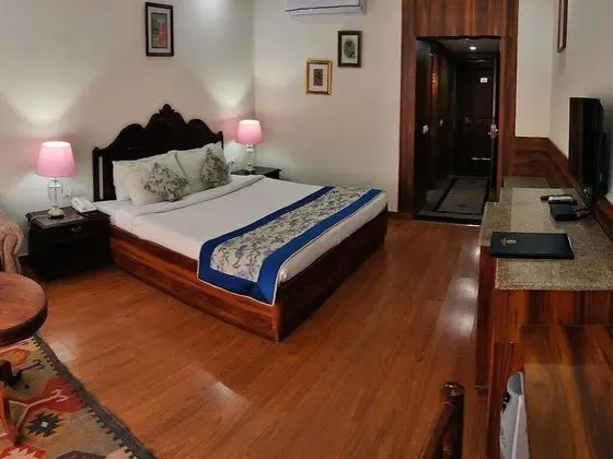 Tek Büyük Yataklı Oda (Suite Double Room)