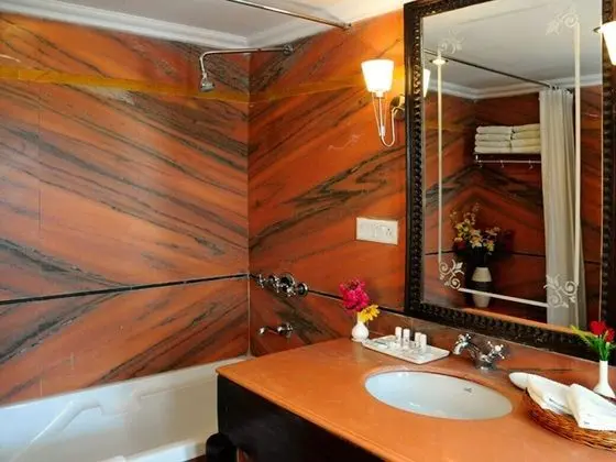 Tek Büyük Yataklı Oda (Suite Double Room)