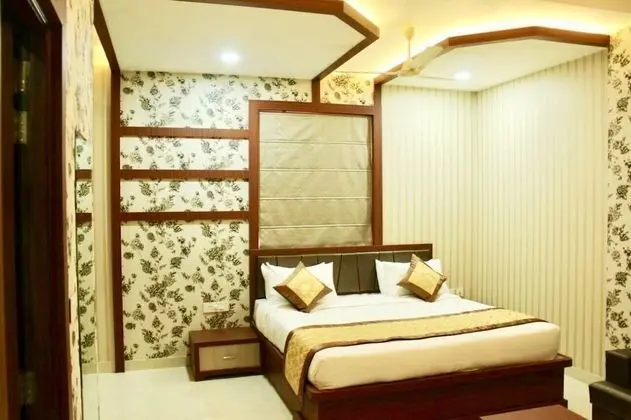 Deluxe Tek Büyük Yataklı Oda, 1 Yatak Odası, Engellilere Uygun, Şehir Manzaralı