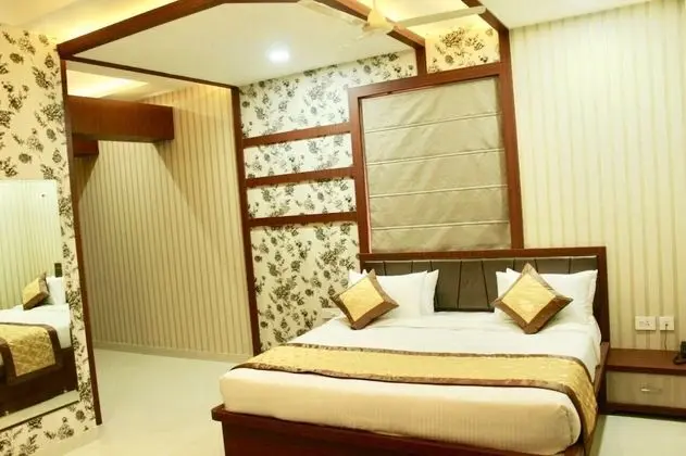 Deluxe Tek Büyük Yataklı Oda, 1 Yatak Odası, Engellilere Uygun, Şehir Manzaralı