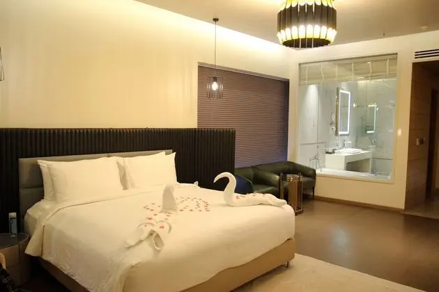 Deluxe Tek Büyük Yataklı Oda