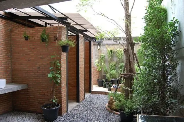 8-Bed Mixed Dormitory Room