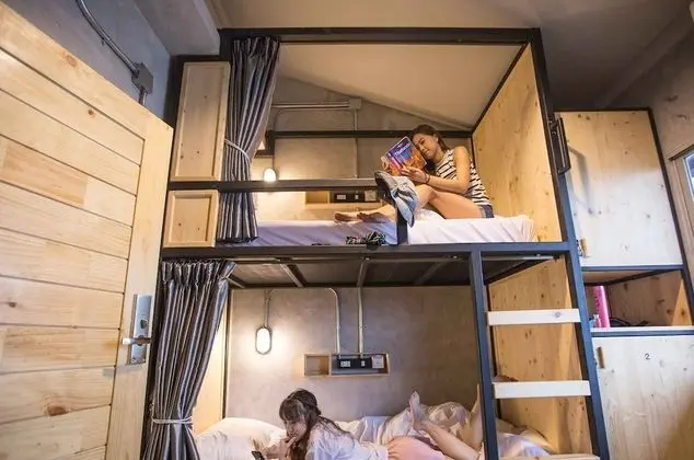 Ortak Ranzalı Oda, Sadece kadınlar için