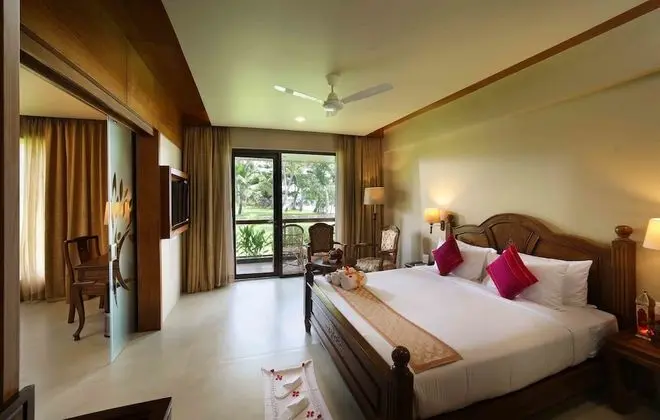 Deluxe Tek Büyük veya İki Ayrı Yataklı Oda, 1 En Büyük (King) Boy Yatak, Göl Manzaralı