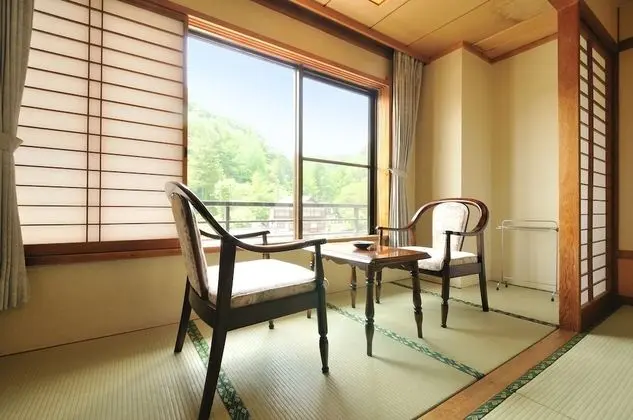 Superior Oda, Japon Şiltesi, Sigara İçilebilir