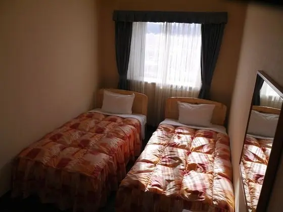 İki Ayrı Yataklı Oda, Sigara İçilmez