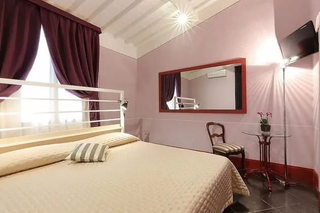 Economy Tek Büyük Yataklı Oda, 1 Büyük (Queen) Boy Yatak, Teras (Stair Access Only)