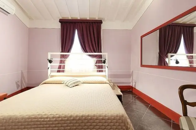 Economy Tek Büyük Yataklı Oda, 1 Büyük (Queen) Boy Yatak, Teras (Stair Access Only)