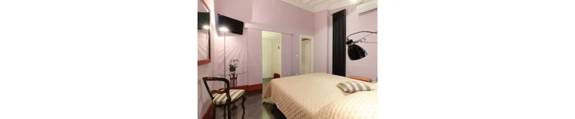 Economy Tek Büyük Yataklı Oda, 1 Büyük (Queen) Boy Yatak, Teras (Stair Access Only)