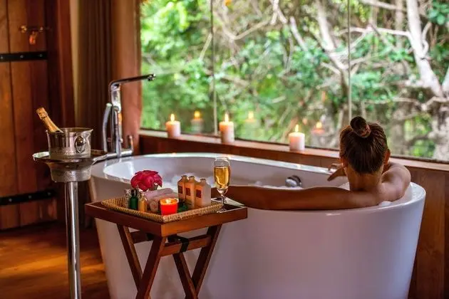 All Inclusive Luxury Cabin with Safari