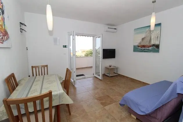 Apart Daire (Uga2 - 70m from the beach - A1-kat(2+)