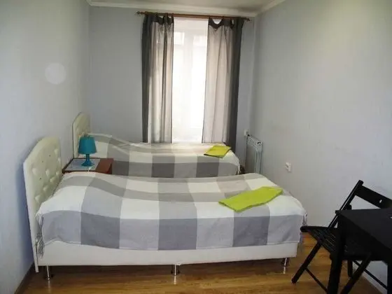 Basic İki Ayrı Yataklı Oda, Ortak Banyo