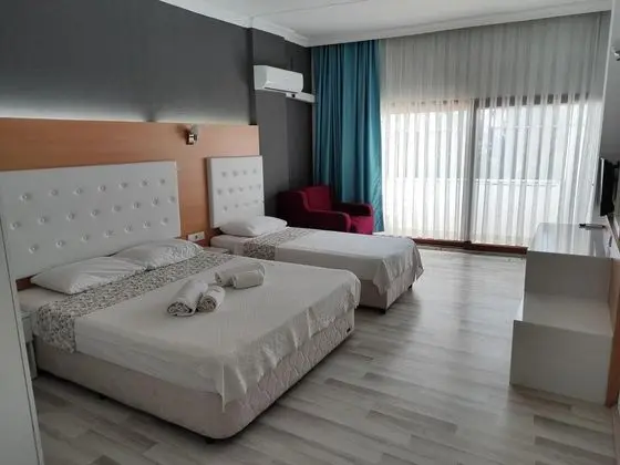 Aile Odası, Bahçe veya Sokak Manzaralı, 1. Kat