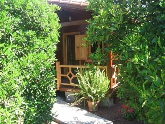Aile Odası, Bahçe Manzaralı