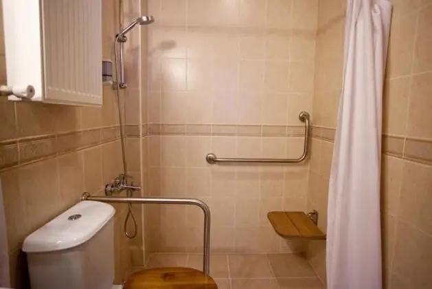 Çift Kişilik, Bahçe Manzaralı