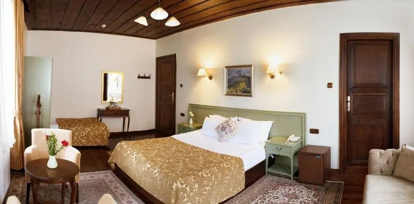 Çift Kişilik, Bahçe Manzaralı