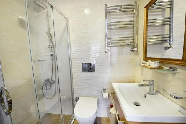 Twin, Bahçe Manzaralı