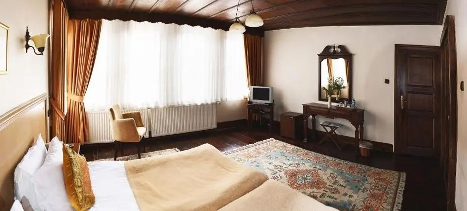 Twin, Bahçe Manzaralı