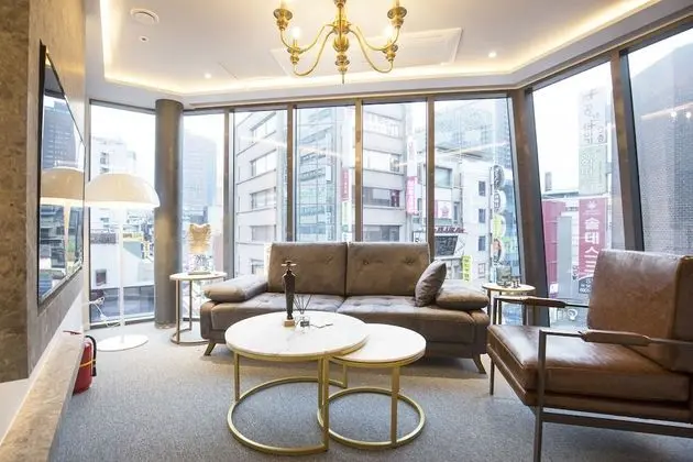Suite (Randomly Selected)