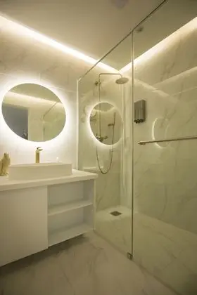 Suite (Randomly Selected)