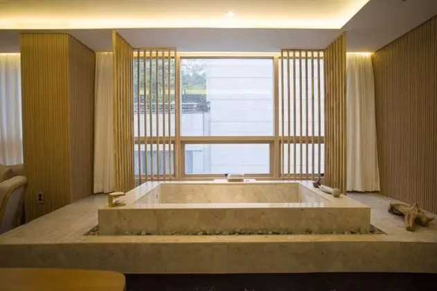 [Annex Building] Family Spa Suite (Randomly Selected)