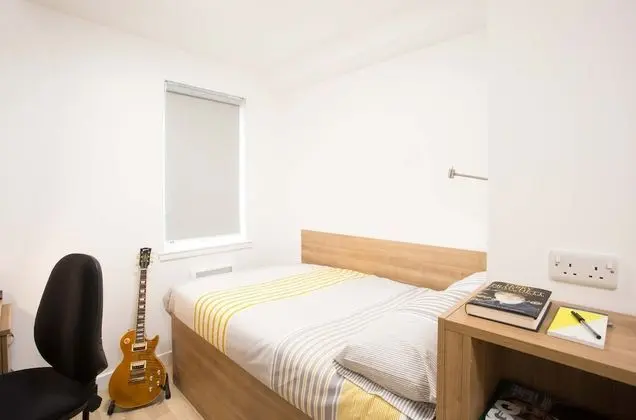 Tek Büyük Yataklı Oda (3/4 Size Small Double Bed)