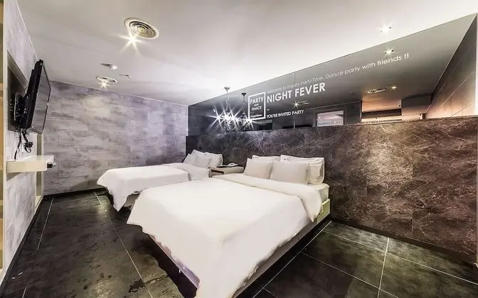 Oda (SE7EN (2 PC Karaoke Pool))