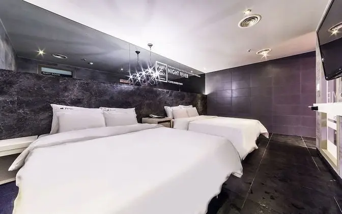 Oda (SE7EN (2 PC Karaoke Pool))