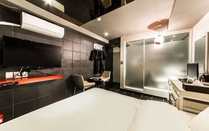 Oda (Standard (Netflix Available))