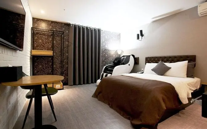 Oda (LUXURY Body Friend Massage Chair)