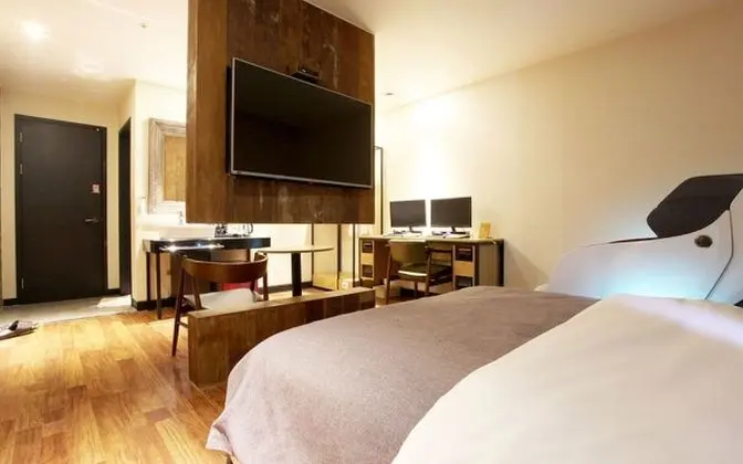 Oda (LUXURY Body Friend Massage Chair)